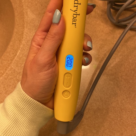 DryBar- The Wrap Patty Stying Wand - Picture 6 of 6